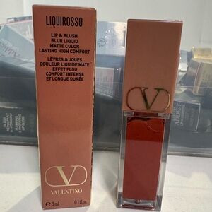 Valentino Liquirosso Lip & Blush Matte#111A